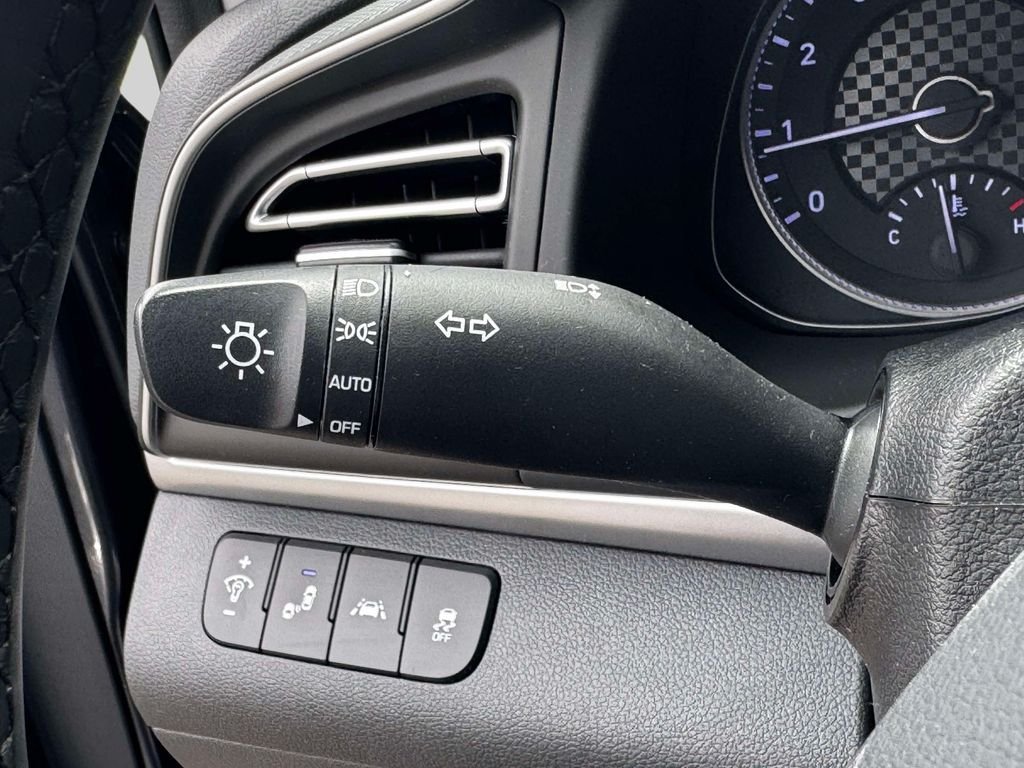2020 Hyundai Elantra Limited - Photo 22