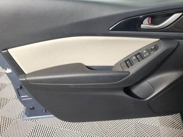 Used 2016 Blue Reflex Mica Mazda i Sport image 18