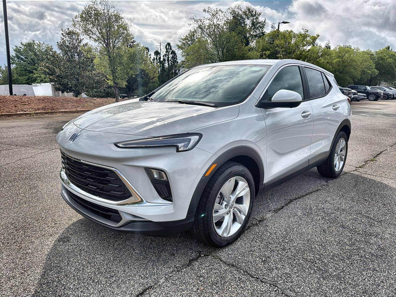 New 2026 Summit White Buick Preferred image 4