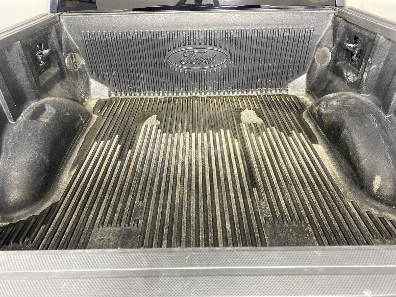 Used 2021 Smoked Quartz Metallic Tinted Clearcoat Ford Platinum image 31