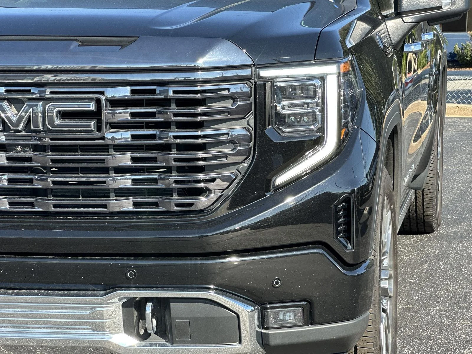 Used 2023 Onyx Black GMC Denali Ultimate image 57