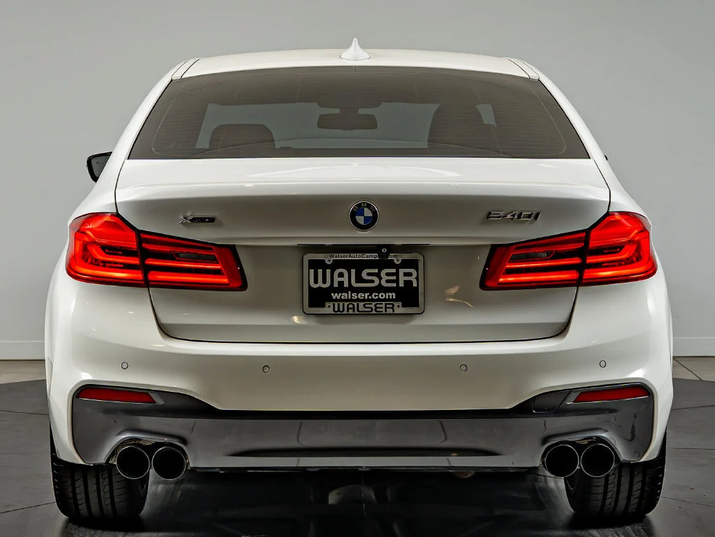 2019 BMW 5 Series 540i - Photo 6