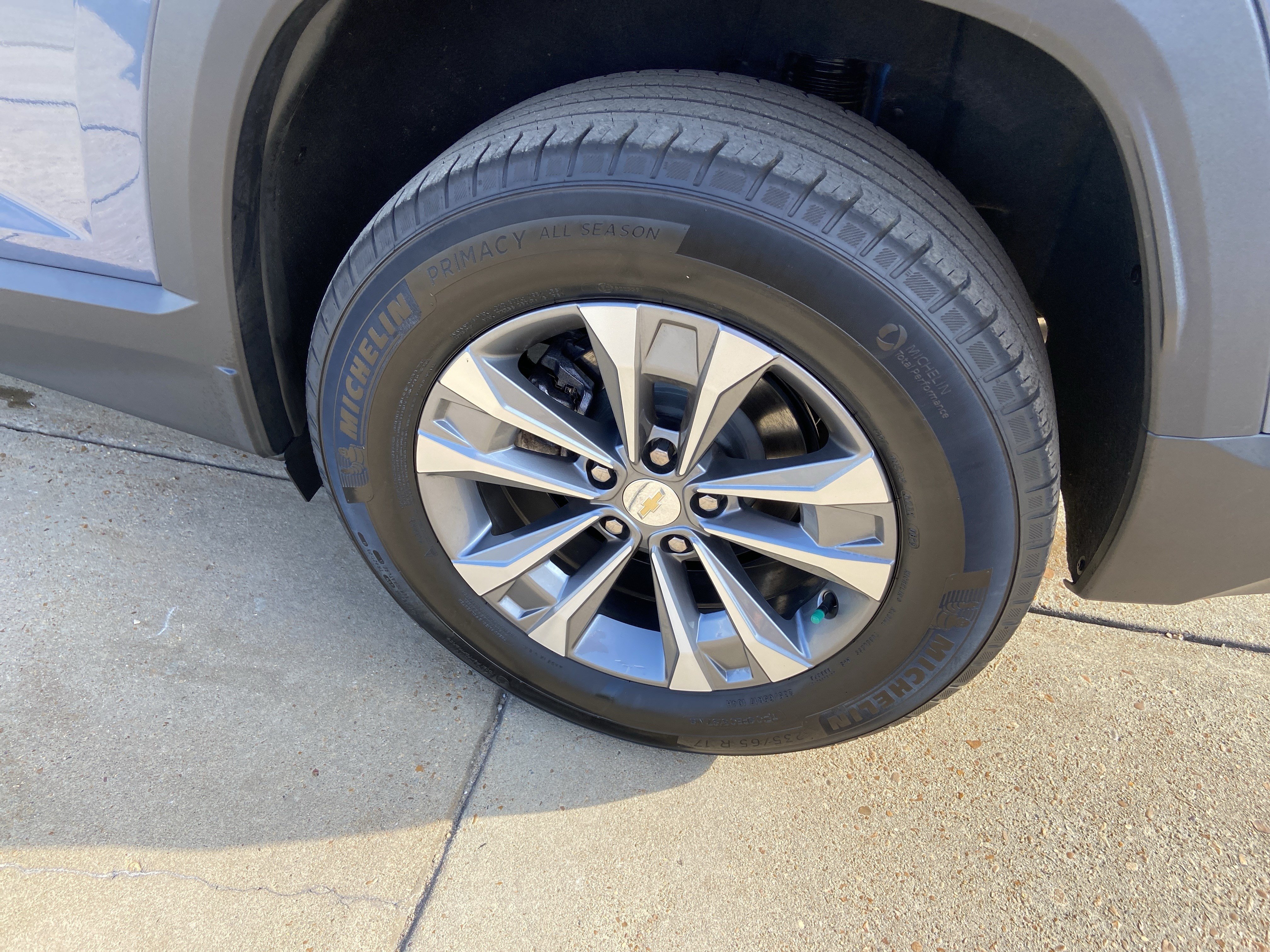 Used 2025 Lakeshore Blue Metallic Chevrolet AWD LT image 30