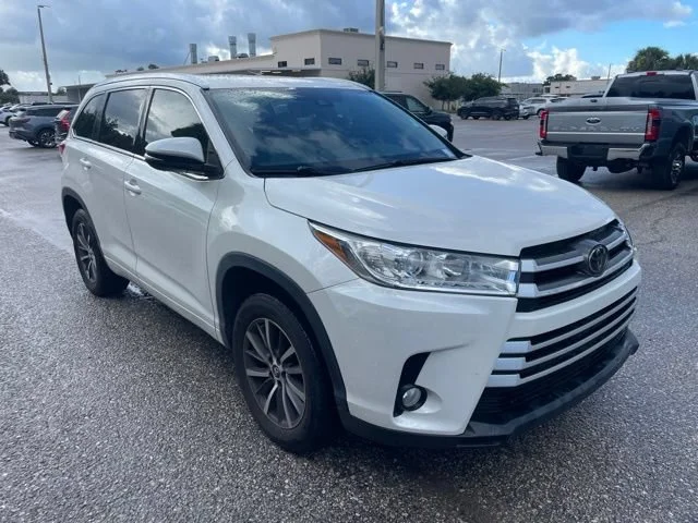 2018 Toyota Highlander XLE FWD photo