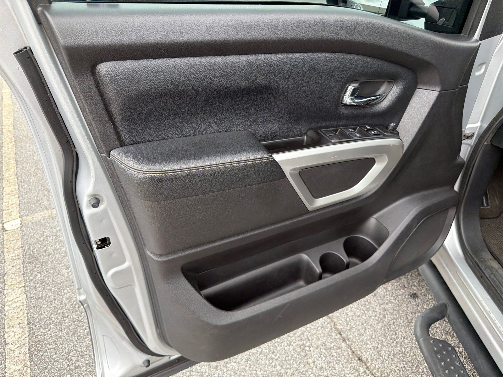 Used 2018 Brilliant Silver Nissan PRO-4X image 10