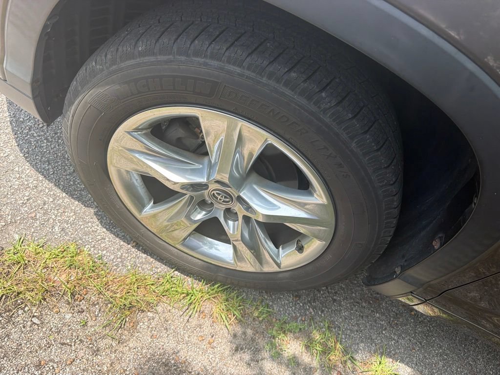 Used 2016 Gray Toyota Limited Platinum V6 image 7