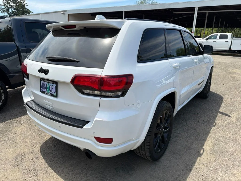 Used 2017 White Jeep Altitude image 5