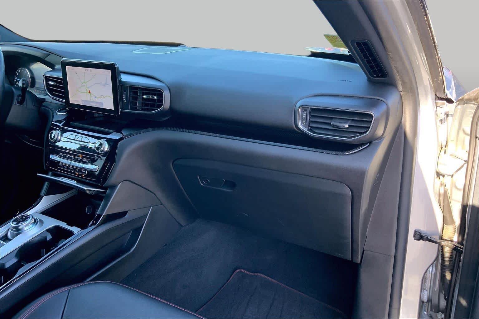 Used 2023 Iconic Silver Metallic Ford ST-Line image 18