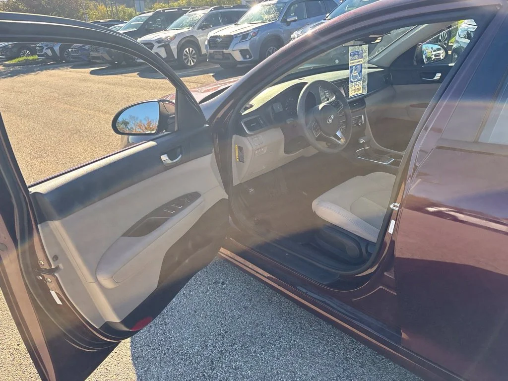Used 2017 Purple Kia LX image 13