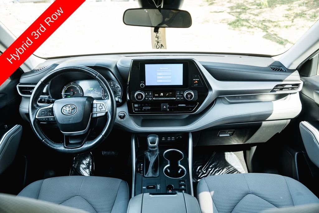 Used 2023 Wind Chill Pearl Toyota LE image 12