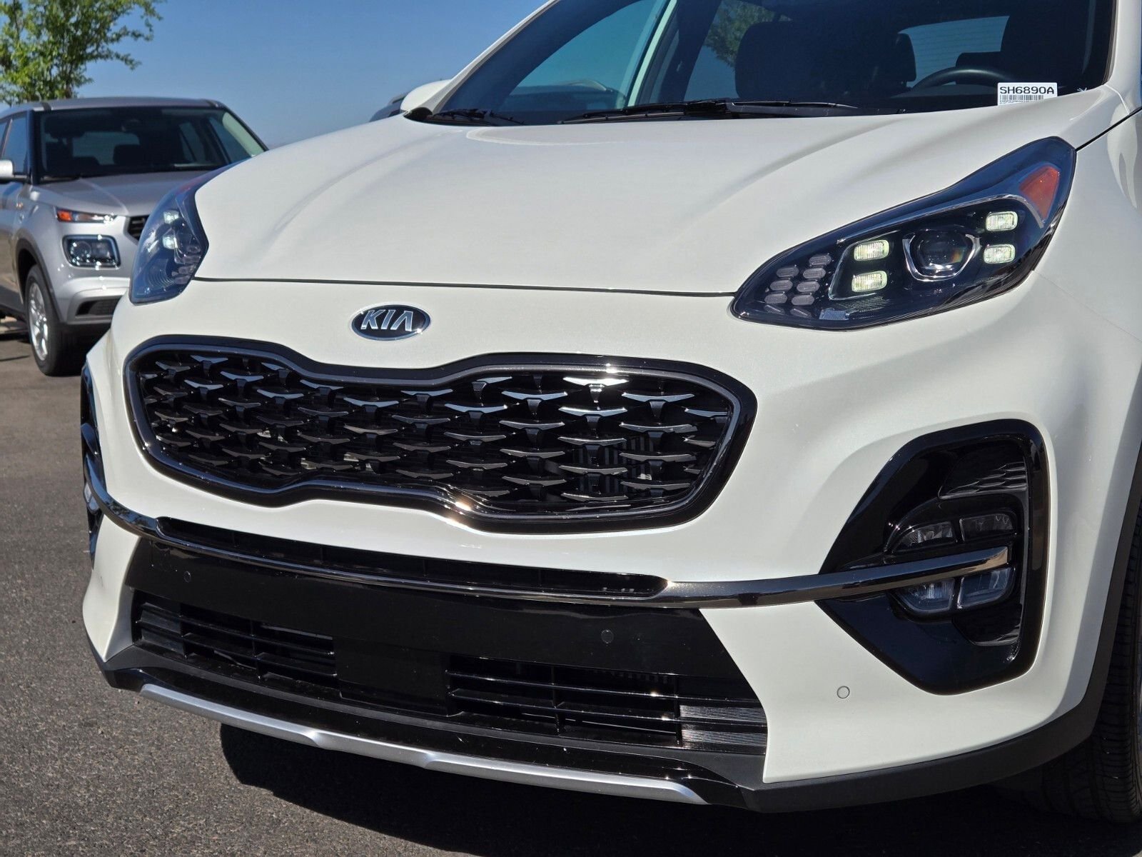 Used 2022 White Kia SX image 8