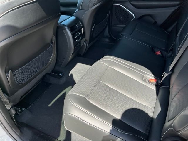 New 2026 Bright White Clear-Coat Exterior Paint Jeep Limited Reserve image 19