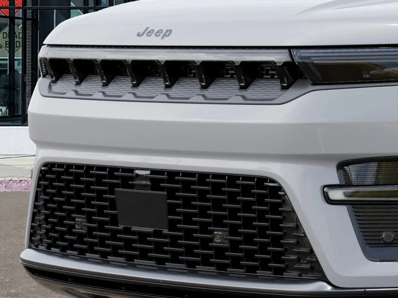 New 2026 Bright White Clear-Coat Exterior Paint Jeep Limited Altitude image 37