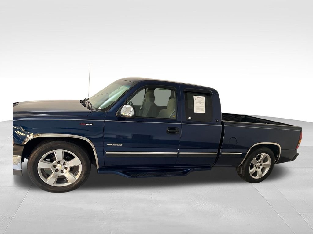 Used 2000 Dk. Chevrolet LS image 2