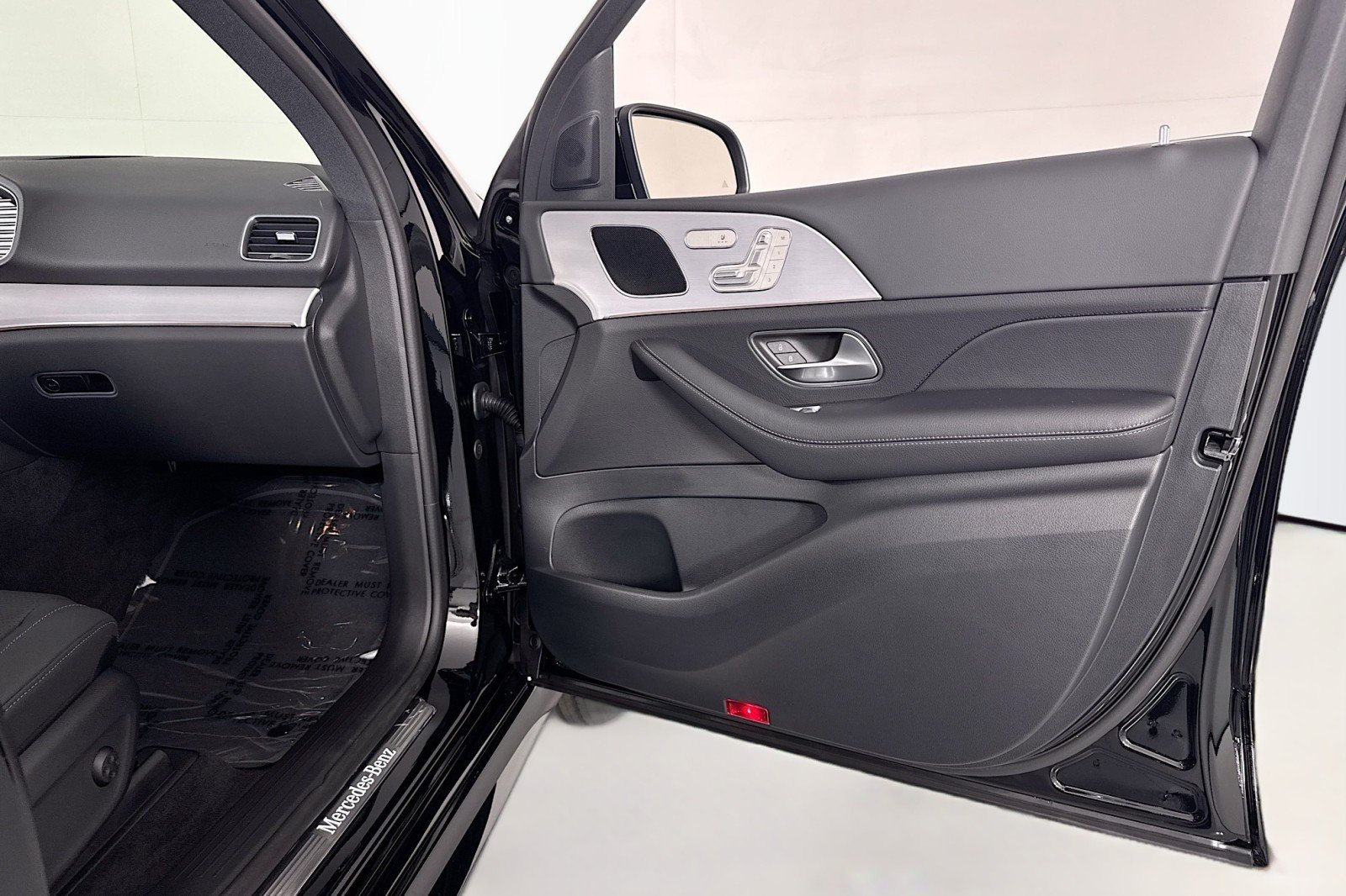 New 2026 Black Mercedes-Benz GLE 450 4MATIC® SUV image 24