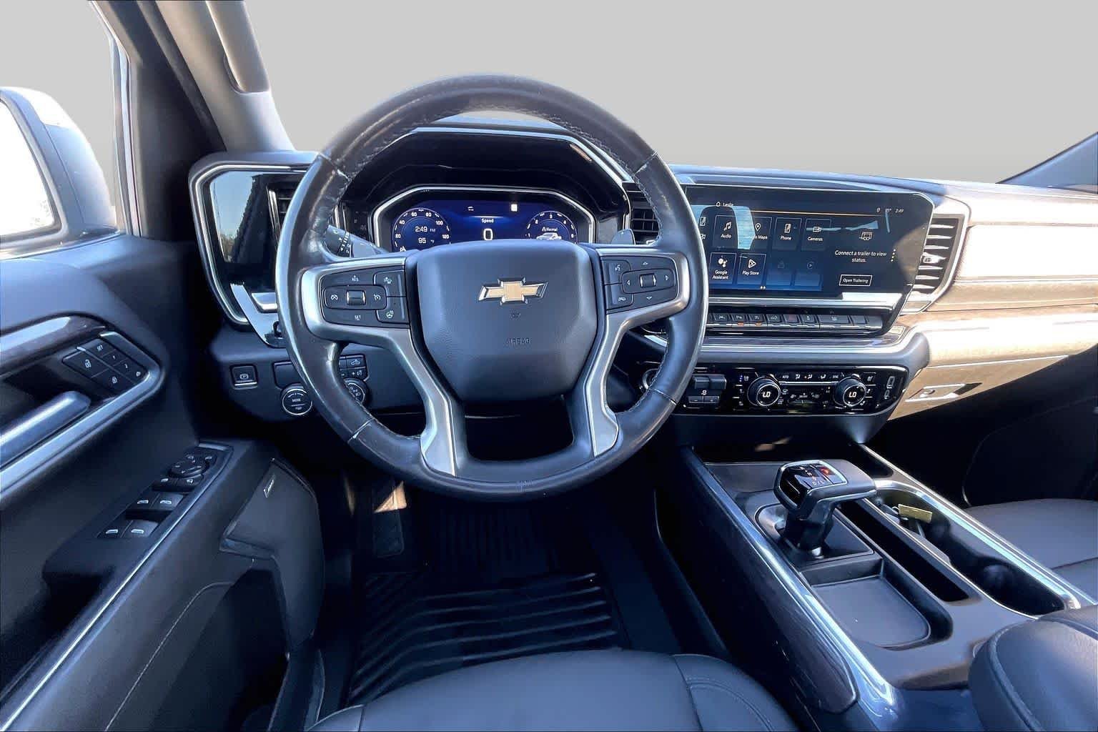 Used 2022 Iridescent Pearl Tricoat Chevrolet LTZ image 6