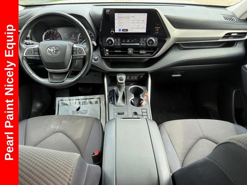 Used 2023 Pearl Toyota LE image 14