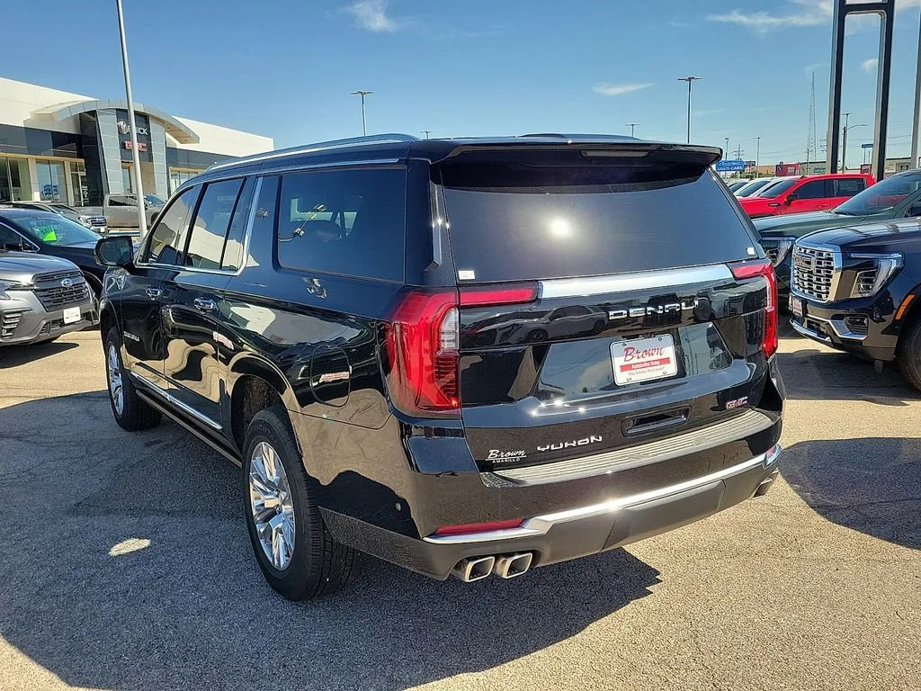 2026 GMC Yukon XL Denali - Photo 8