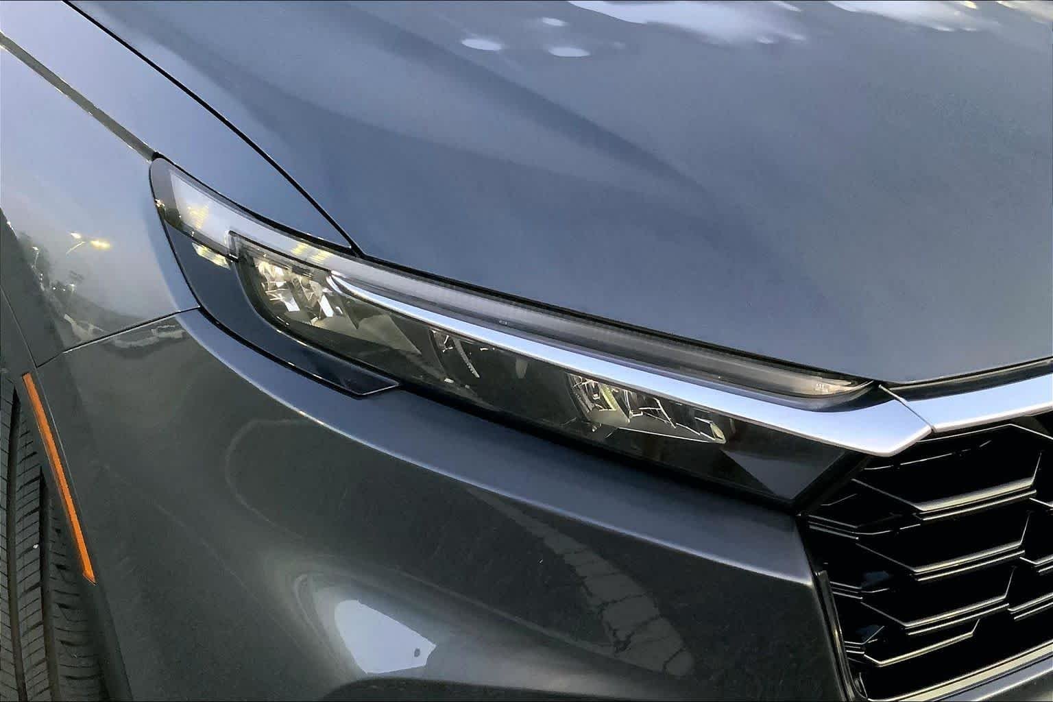 Used 2025 Meteorite Gray Metallic Honda EX-L image 26