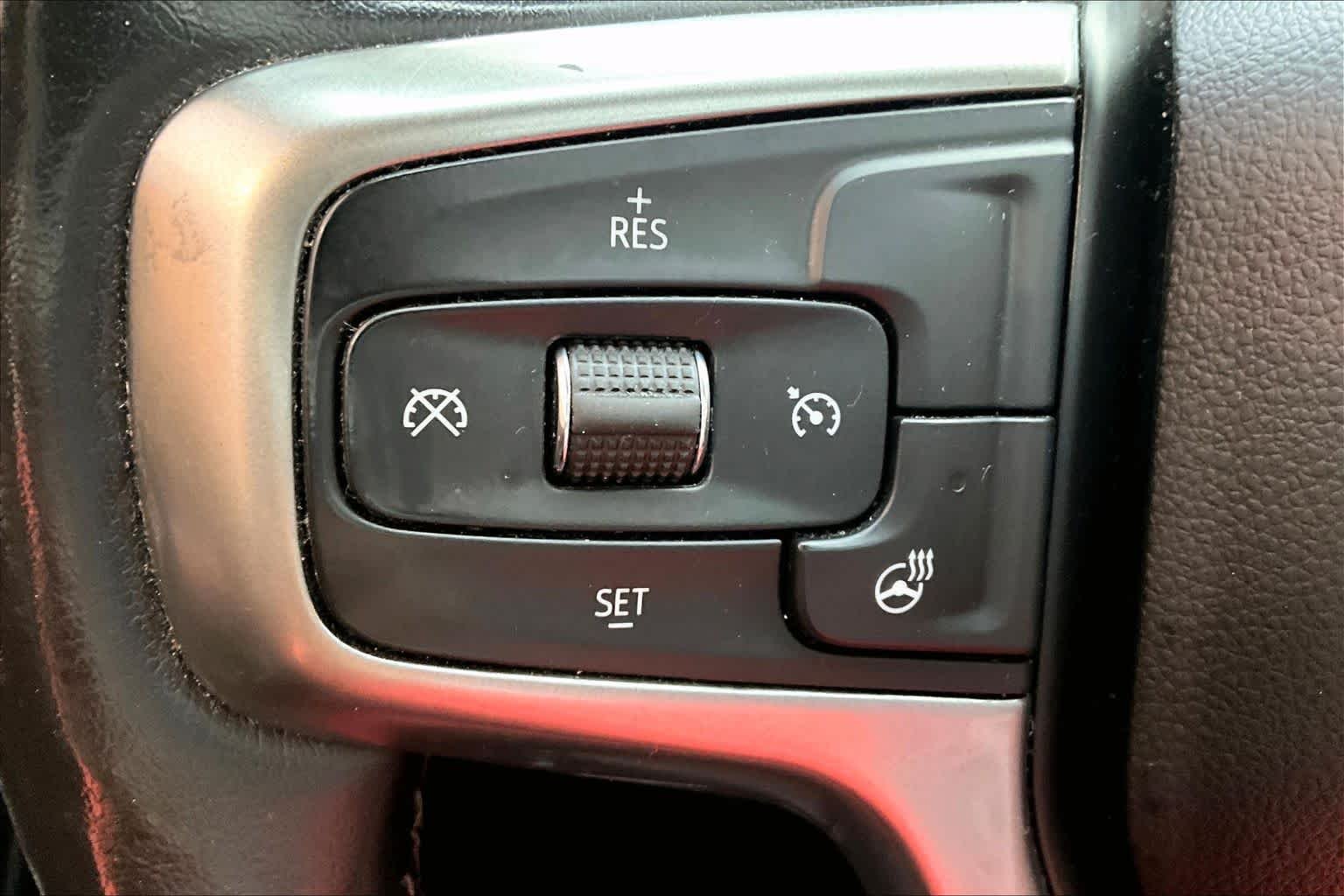 Used 2019 Summit White Chevrolet RST image 23