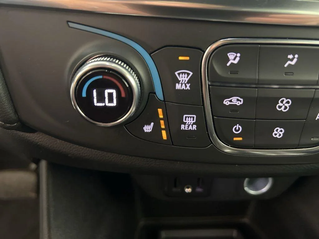 Used 2023 Silver Sage Chevrolet LT image 16