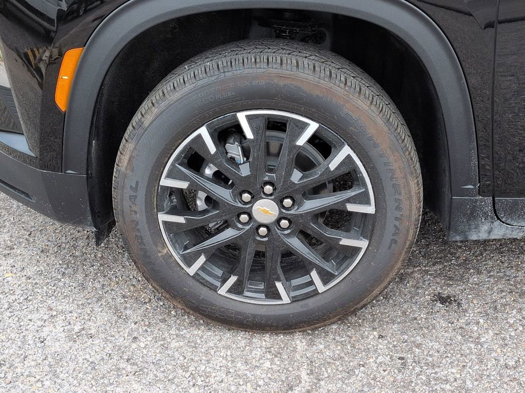 New 2026 Mosaic Black Metallic Chevrolet LT image 12