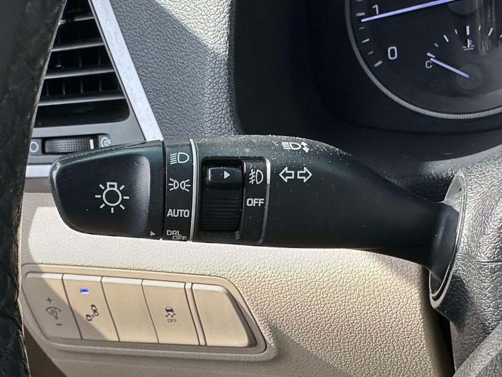 Used 2018 Black Hyundai SEL Plus image 29