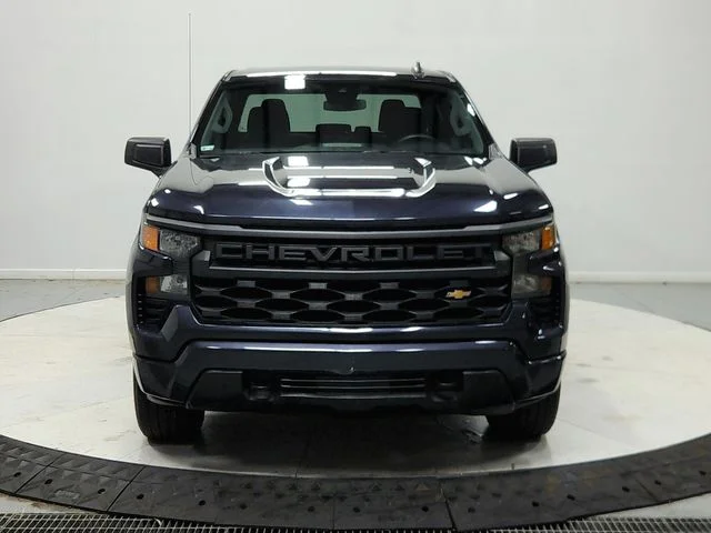 Used 2023 Gray Chevrolet Custom image 3