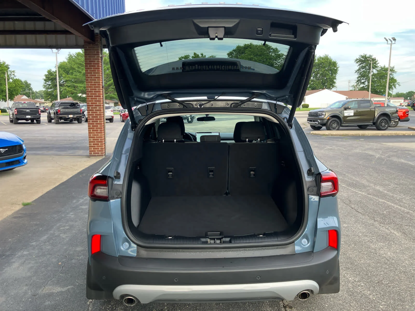 Used 2023 Vapor Blue Metallic Ford Active image 24