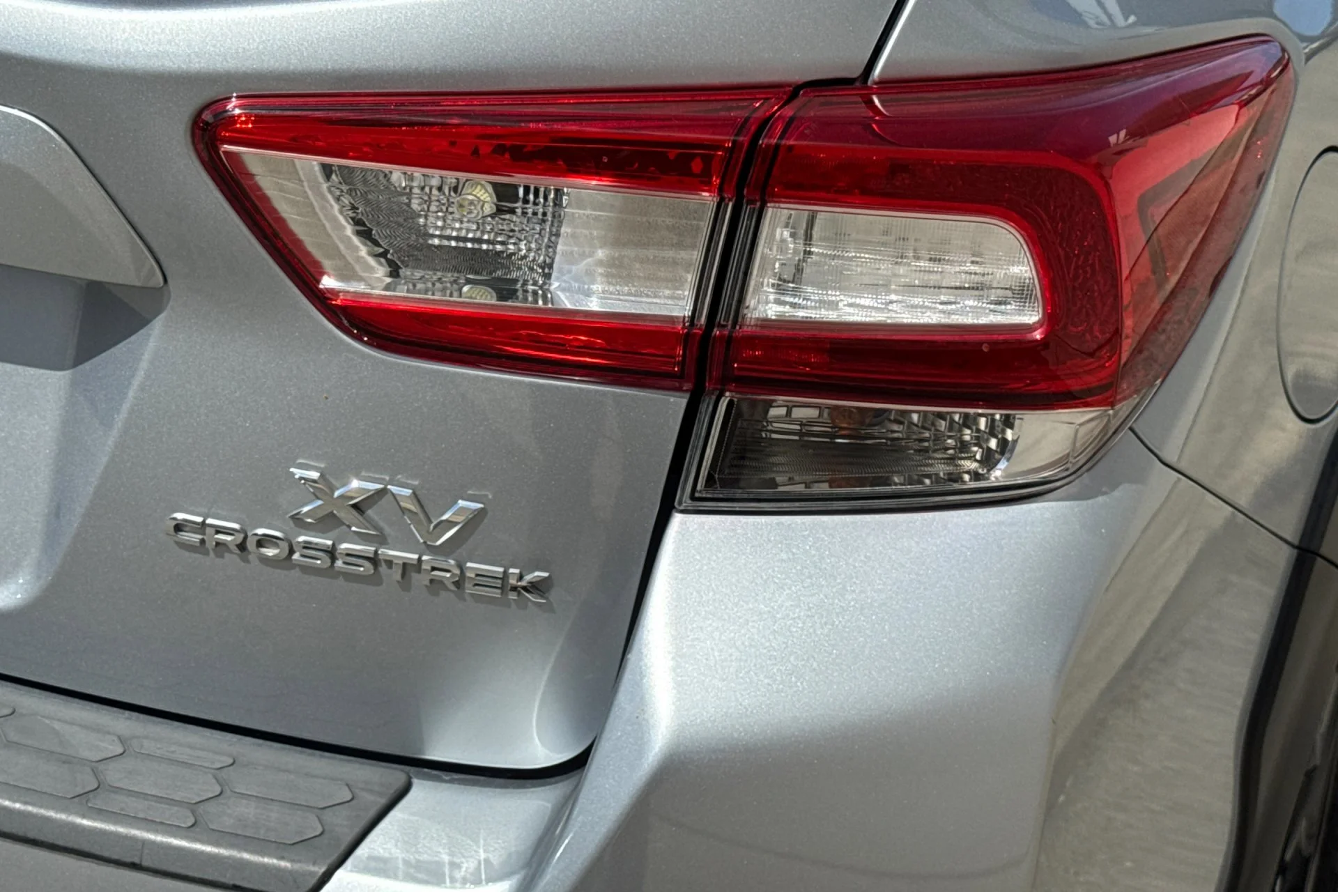 Used 2018 Ice Silver Metallic Subaru 2.0i Limited Sport Utility 4D image 12
