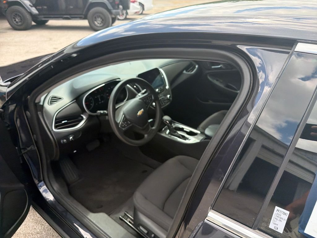 Used 2023 Gray Chevrolet LT image 15