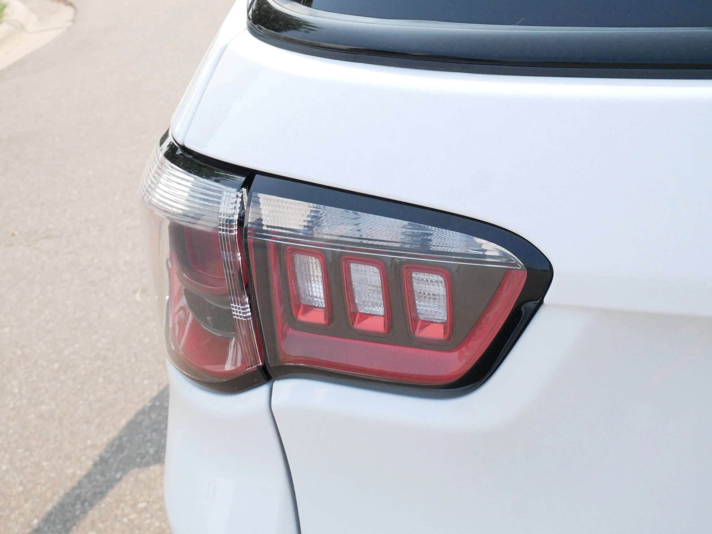 Used 2025 Bright White Clearcoat Jeep Trailhawk image 17