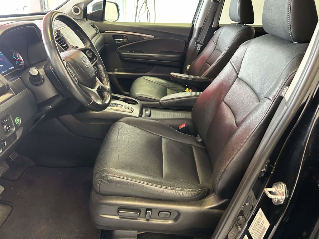 Used 2021 Black Honda EX-L image 16