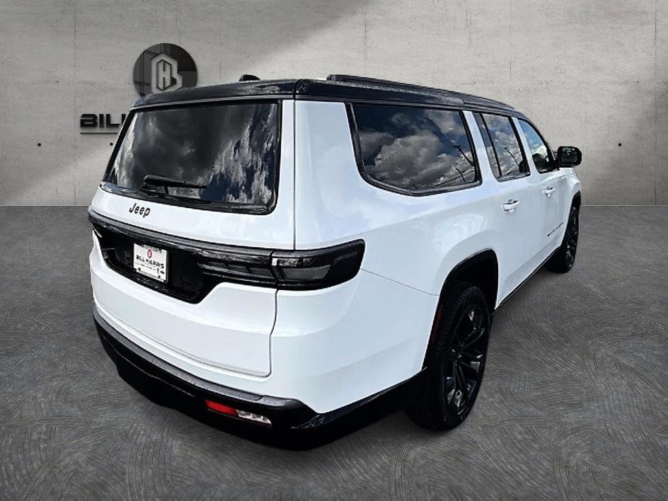 New 2026 Bright White Clear-Coat Exterior Paint Jeep Summit Reserve image 5