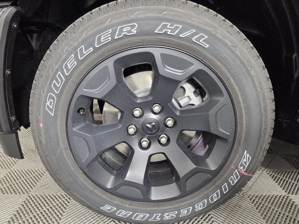 New 2026 Diamond Black Crystal Pearlcoat RAM Express image 8