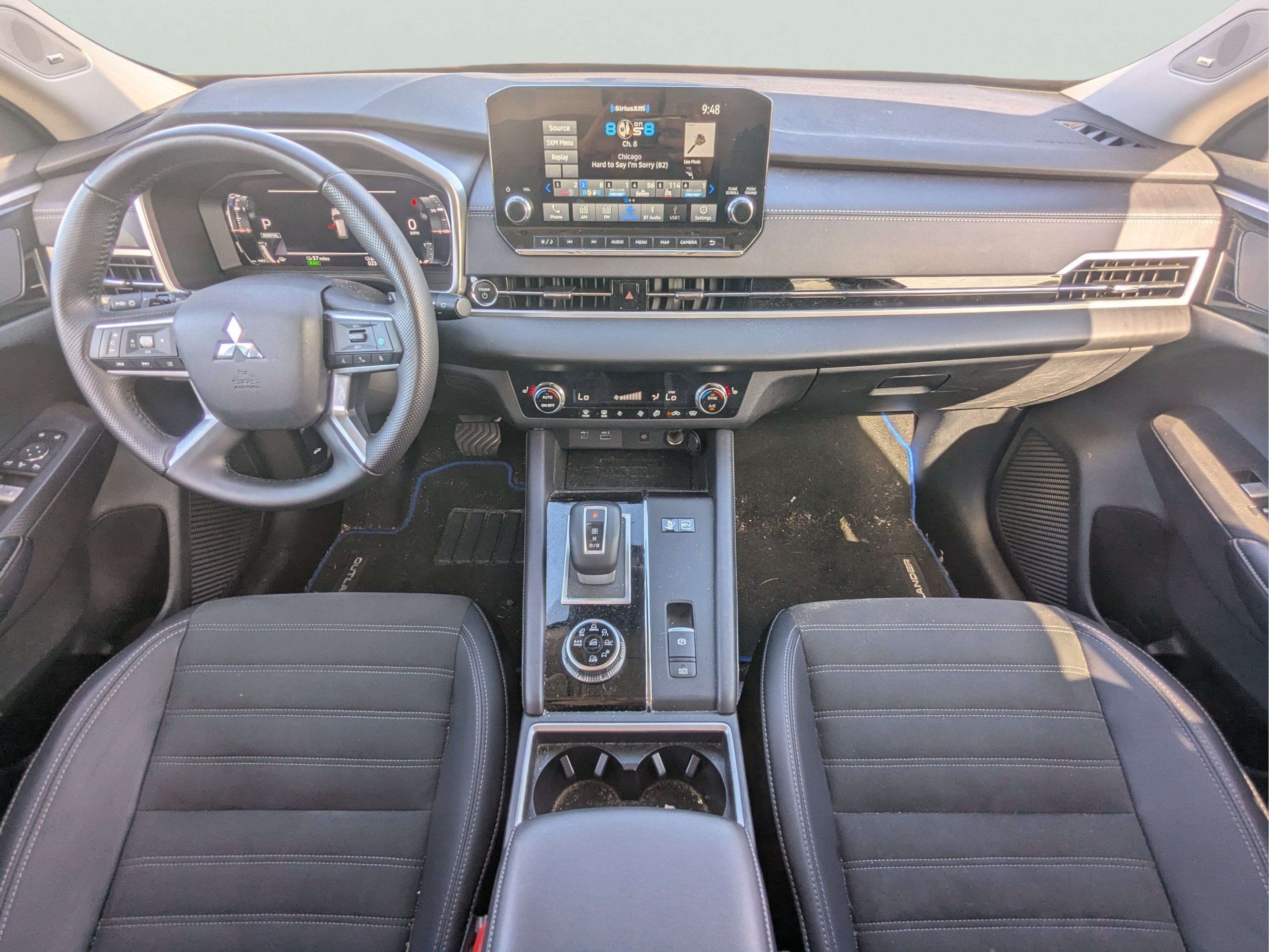 2025 Mitsubishi Outlander Plug-in Hybrid SE - Photo 14