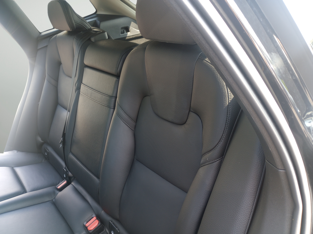 Used 2021 Black Volvo T8 Inscription Expression image 26