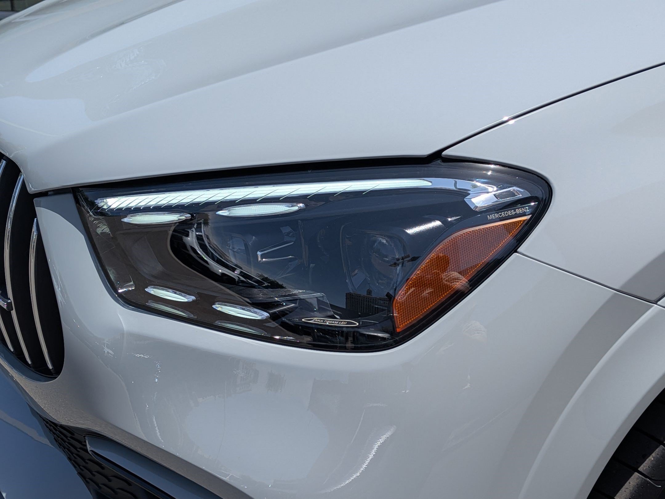 New 2026 MANUFAKTUR Alpine Grey Mercedes-Benz AMG® GLE 63 S image 32