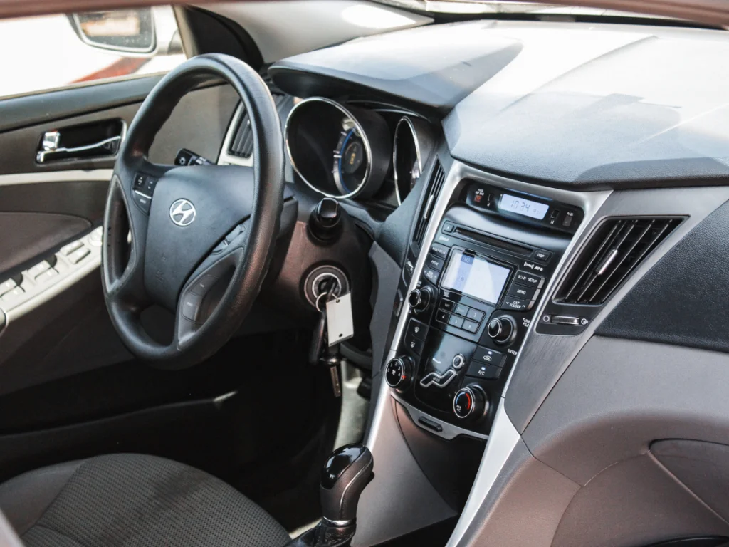 Used 2013 Harbor Gray Metallic Hyundai GLS image 24