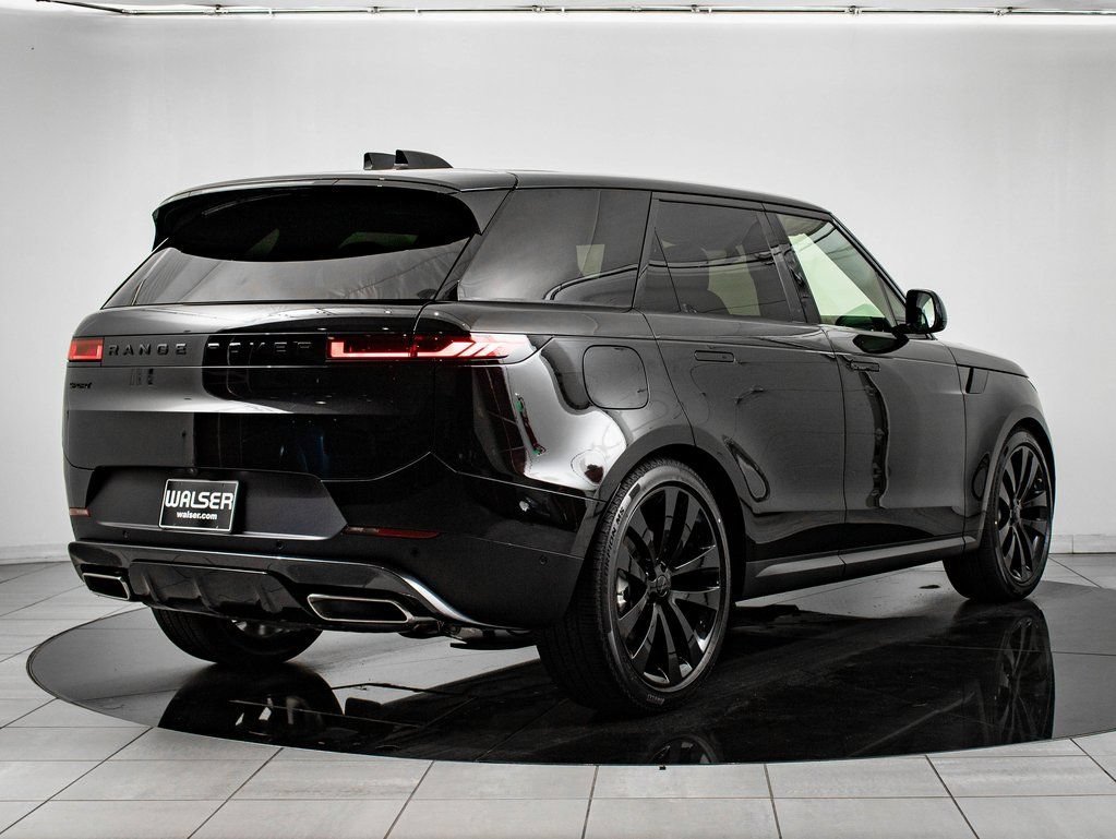 Used 2026 Santorini Black Land Rover SE image 7