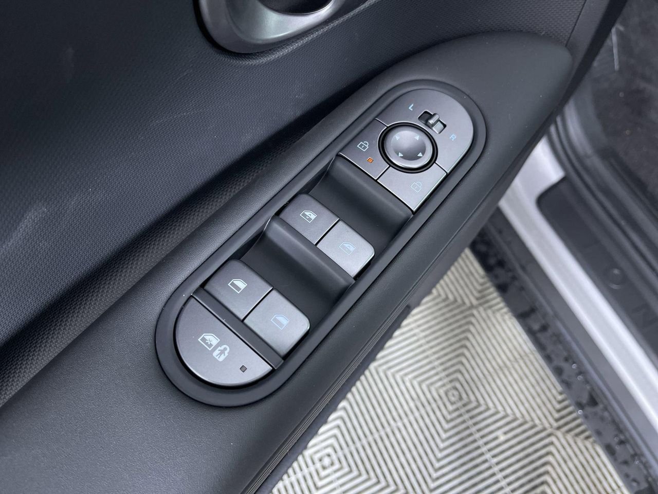 New 2026 Cyber Gray Hyundai SEL image 25