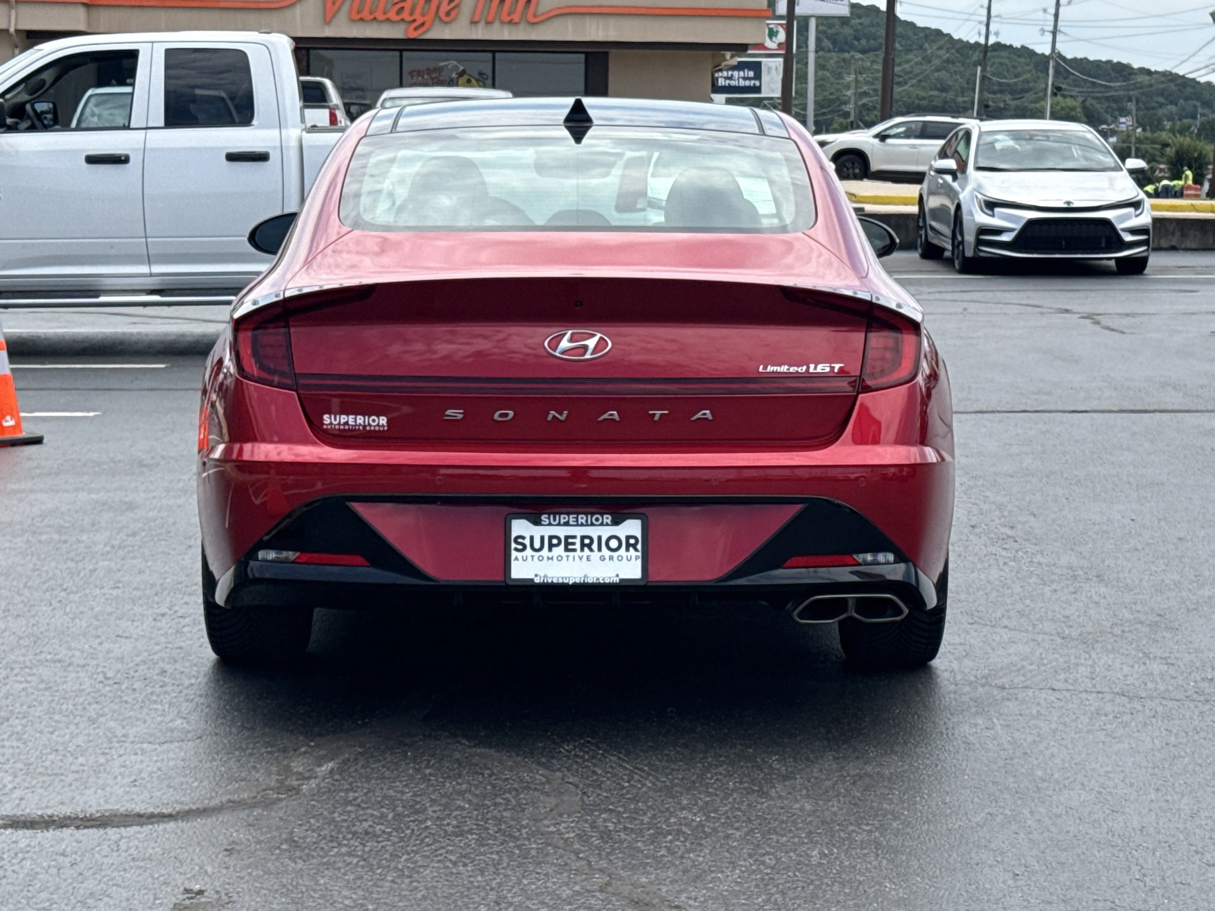 Used 2021 Calypso Red Hyundai Limited image 4