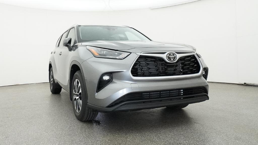New 2026 Heavy Metal Toyota XLE image 2