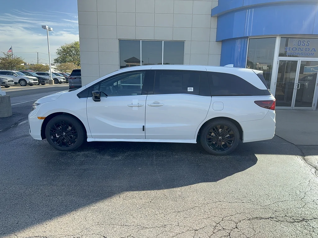 2027 Honda Odyssey Sport-L, photo 8 of 12