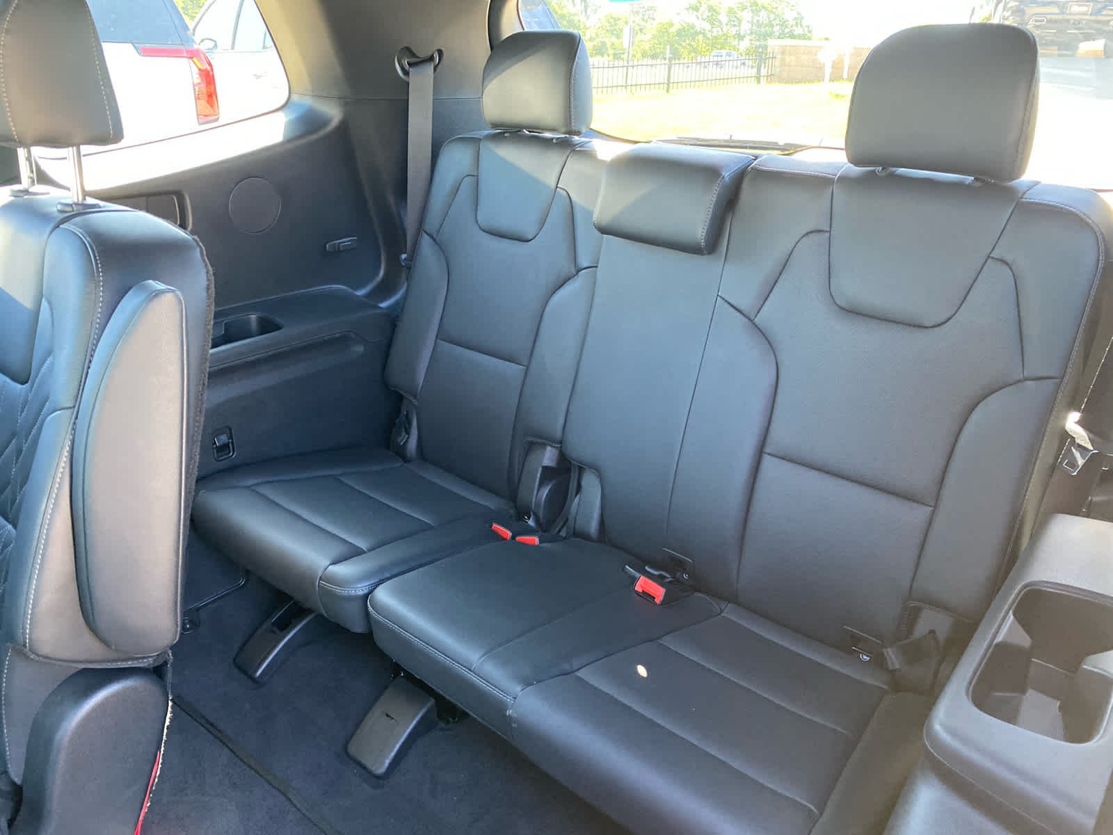 Used 2025  Kia EX X-Line image 24