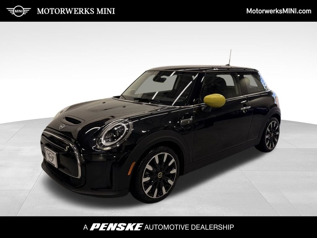 2024 MINI Hardtop Cooper SE's photo