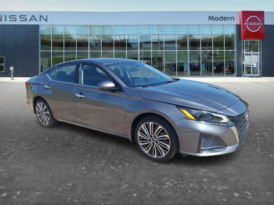 Used 2023 Gun Metallic Nissan 2.5 SL image 3