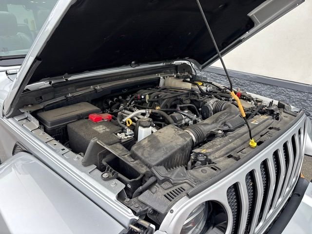 Used 2022 Silver Jeep Unlimited Sahara High Altitude image 18