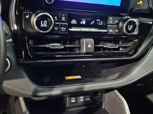 Certified Used 2025 MAGNETIC GRAY MET. Toyota  image 32