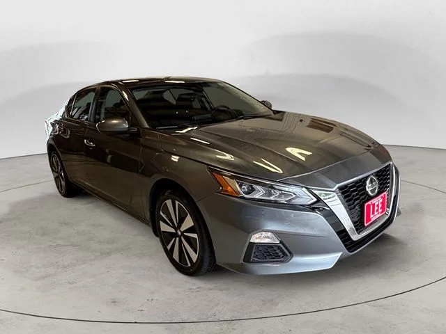 Used 2022 Gray Nissan 2.5 SV image 8